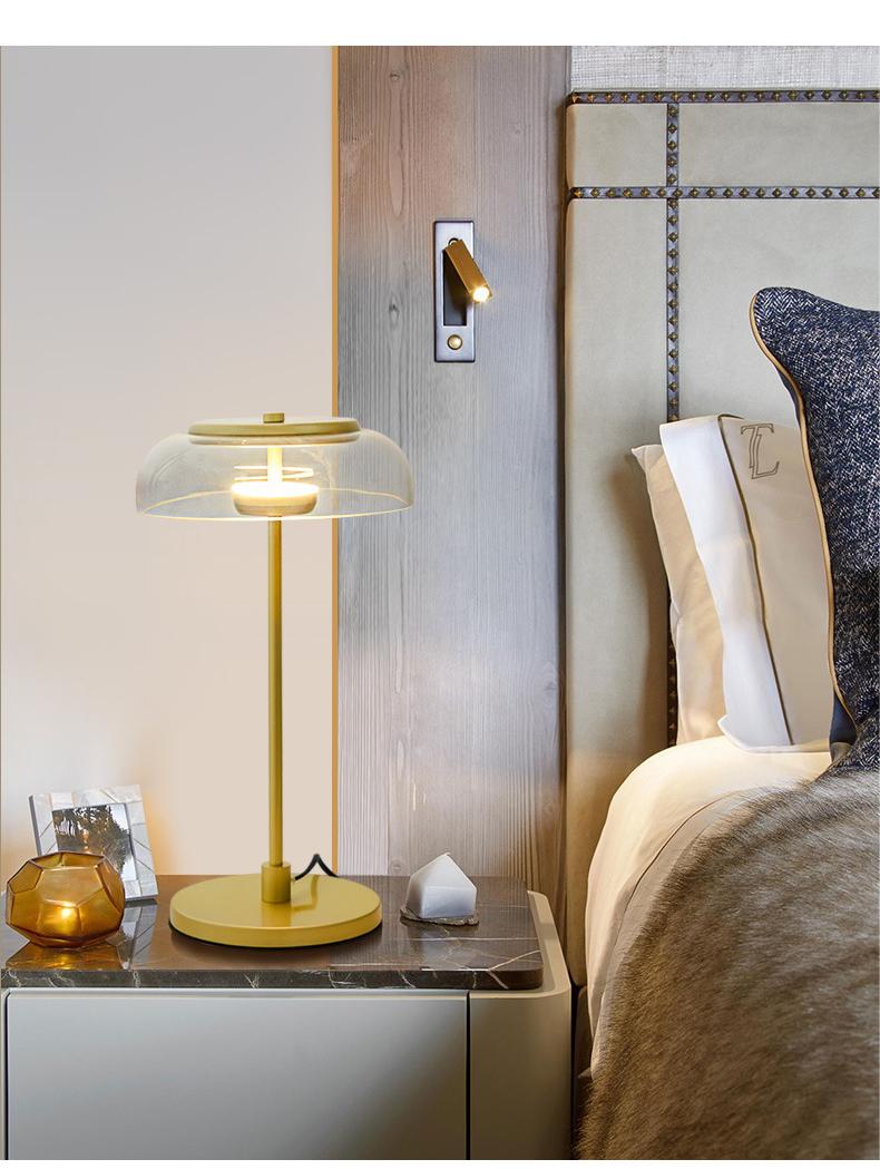 Aurélo – Designer Tischlampe aus Glas mit LED & Postmodernem Stil