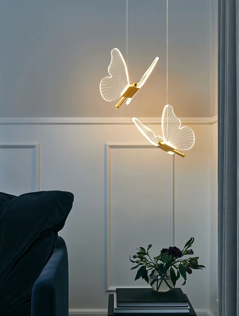Hängeleuchte In Form Eines Schmetterlings
