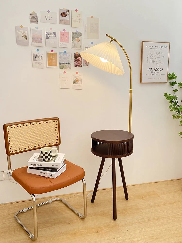 Moderne Holz-Stativ-Stehlampe