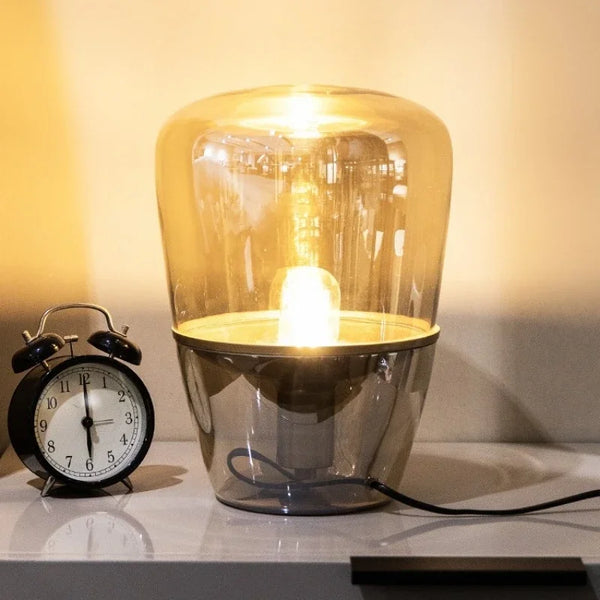 AuroraGlow – Nordische Designer LED Tischlampe aus Glas