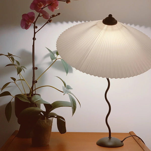 Kunstvolle Squiggle Tischlampe
