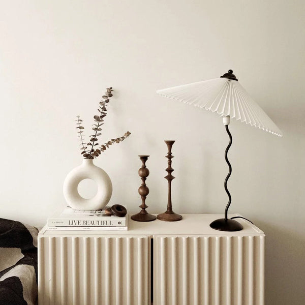 Kunstvolle Squiggle Tischlampe