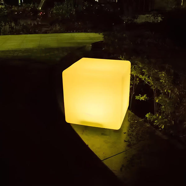Kubische Gartenleuchte
