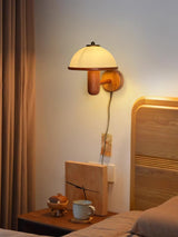Pilz-Wandlampe aus Holz