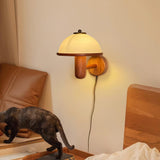 Pilz-Wandlampe aus Holz