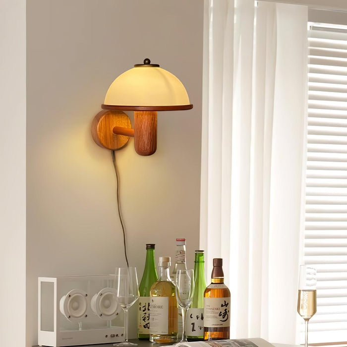 Pilz-Wandlampe aus Holz