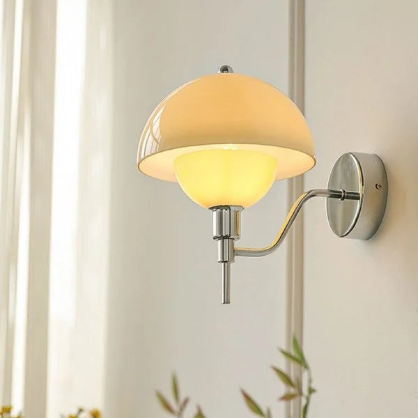 Wandleuchte Pilz in Creme Farbe