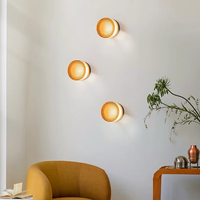 Moderne LED-Wandleuchte für drinnen und draußen