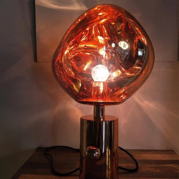 Innovative Tischlampe Melt