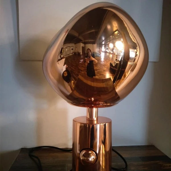 Innovative Tischlampe Melt