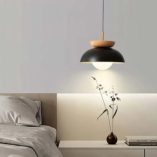 Minimalistische skandinavische Hängelampe aus Halbholz