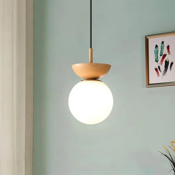Minimalistische skandinavische Hängelampe aus Halbholz