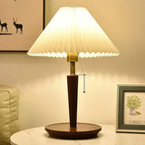 Vintage Plissee-Tischlampe aus Holz