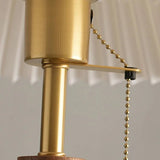 Vintage Plissee-Tischlampe aus Holz