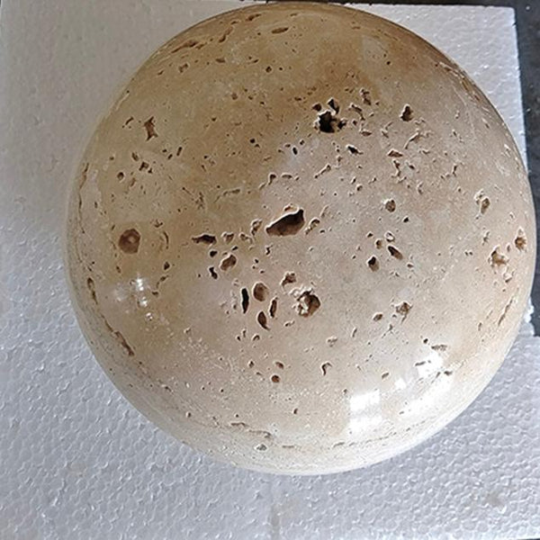 Wandleuchte im skandinavischen Creme-Stil