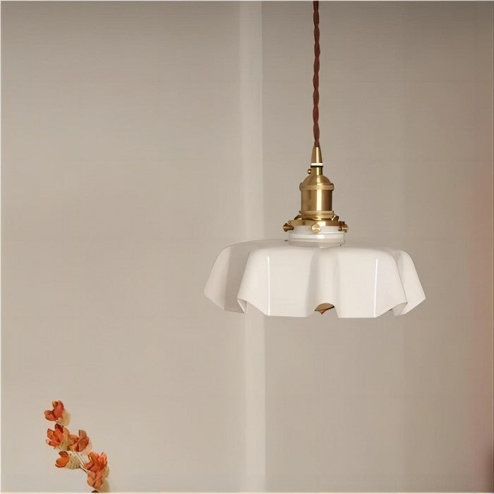 Hängelampe im Retro-Stil, Glasblume, cremefarben